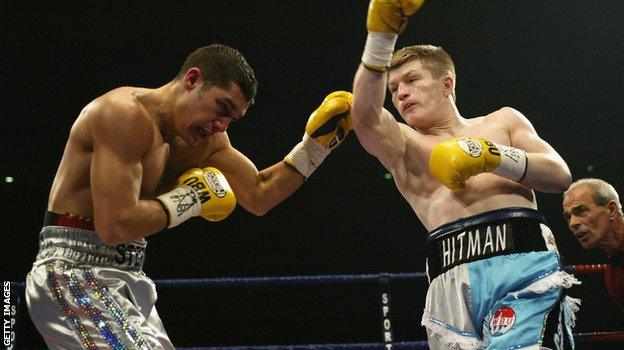 Ricky Hatton (right) wanted to show off his Manchester City allegiance with his