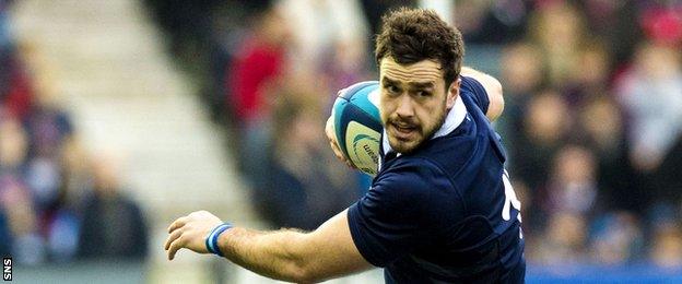 Alex Dunbar playing for Scotland