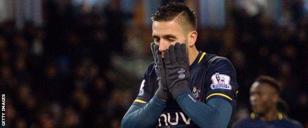 Southampton's Dusan tadic reacts after his penalty miss at Burnley