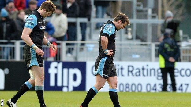 Glasgow Warriors players looking dejected