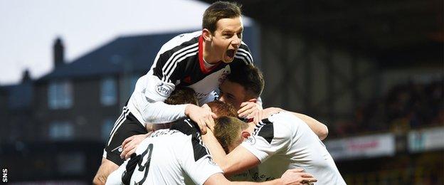 Aberdeen players celebrating