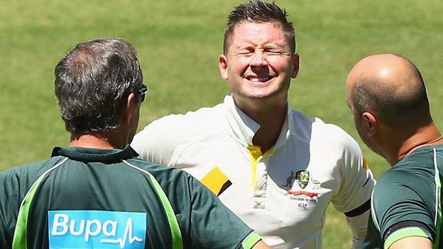 Australia captain Michael Clarke (centre)