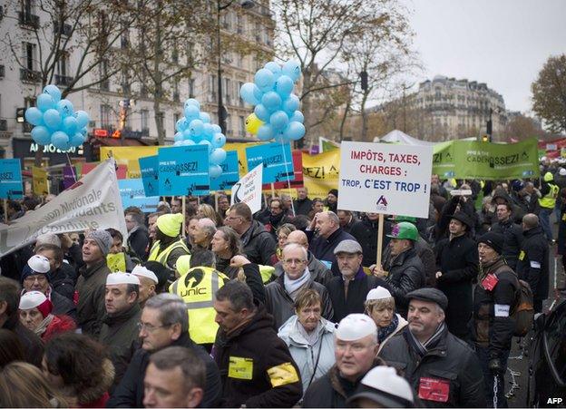 Business owners protest against taxes and regulations in Paris, 1 Dec 14