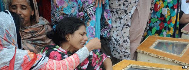 Mourners after the Peshawar church attack, 22 September 2013