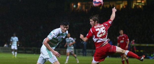 Kieffer Moore scores for Yeovil agaisnt Accrington