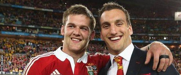 Dan Lydiate (L) and Sam Warburton (R)