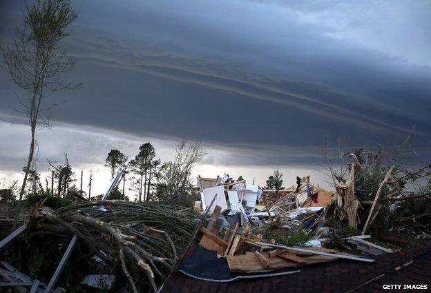 tornado aftermath in Mississippi