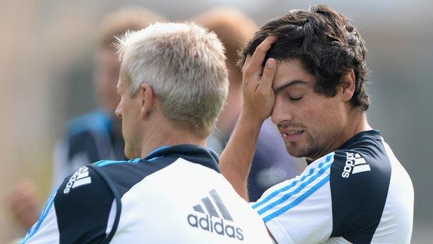 Peter Moores and Alastair Cook