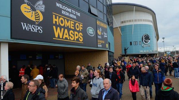 Fans of Wasps outside the Ricoh Arena ahead of kick-off