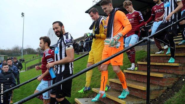 Jonas Gutierrez makes his playing return following cancer