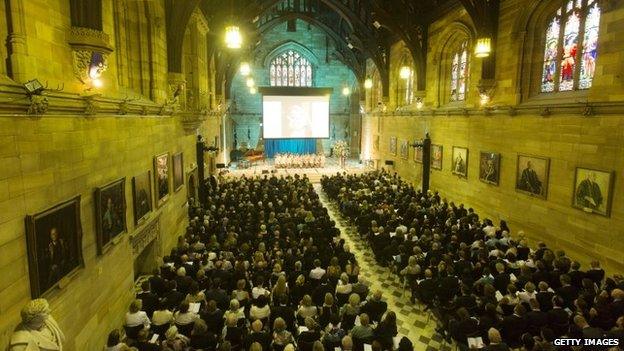 People attend a memorial service for Katrina Dawson at Sydney University (23 December 2014)