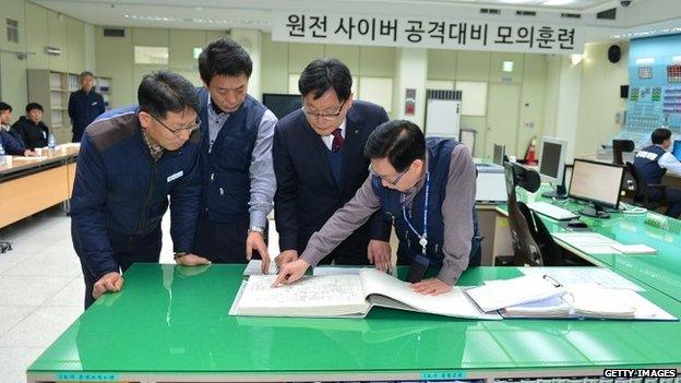 Workers of the Korea Hydro and Nuclear Power Company participate in anti cyber-attack exercise (22 December 2014)