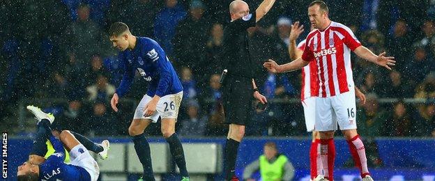 Charlie Adam injures Kevin Mirallas