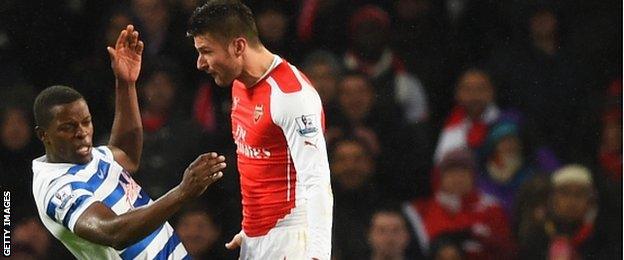 Olivier Giroud (right) sent off for Arsenal