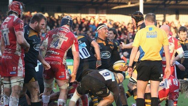 Nathan Hughes scores Wasps' third try of the afternoon against Gloucester at Kingsholm