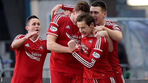 Aberdeen players celebrating