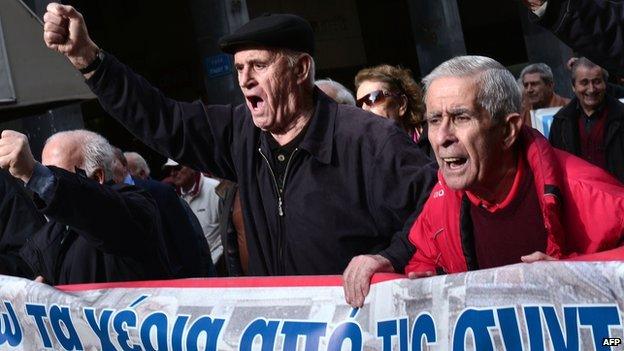 Greek pensioners protest in Athens, 18 Dec 14