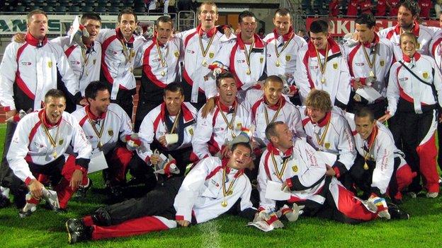 Jersey celebrate gold in Aland in 2009