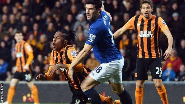 Gareth Barry and Abel Hernandez