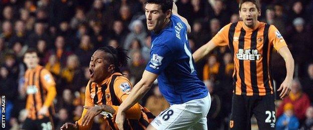 Gareth Barry and Abel Hernandez