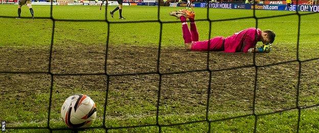 Dundee goalkeeper Arvid Schenk