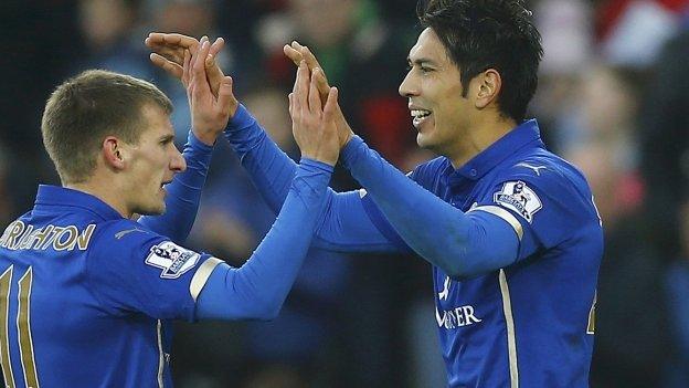 Leonardo Ulloa celebrates for Leicester