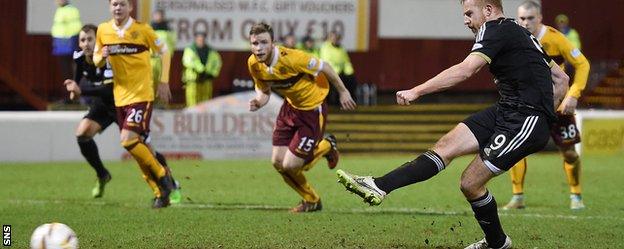 Adam Rooney seals the win for Aberdeen against Motherwell with a late penalty