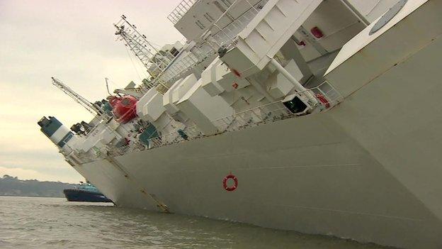 Hoegh Osaka run aground in Solent