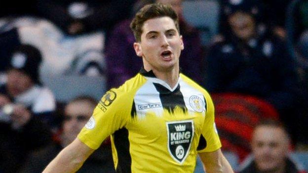 St Mirren midfielder Kenny McLean