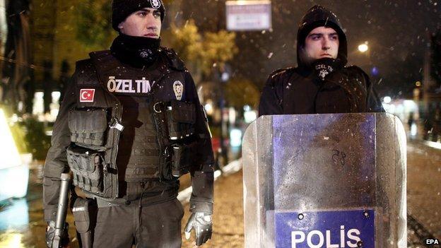 Turkish police at scene after bombing, 6 Jan 15