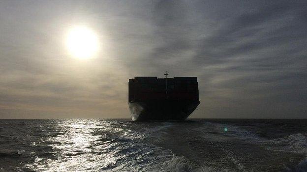 CSCL Globe approaching Felixstowe