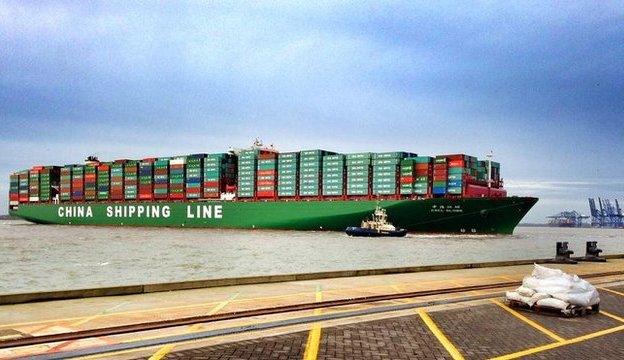 CSCL Globe approaching Felixstowe