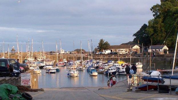 Saundersfoot harbour