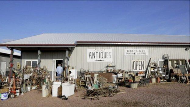 Aunt-T's-Que's Wayside Shoppe