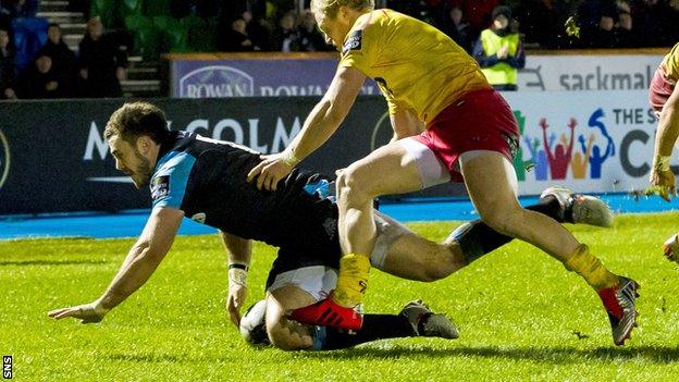 Alex Dunbar scores a try for Glasgow