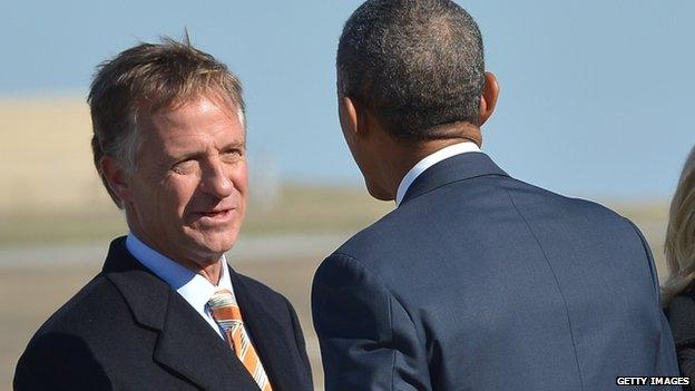 Tennessee Governor Bill Haslam greets President Barack Obama.