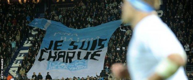 Bayonne fans also had a banner in tribute to the dead