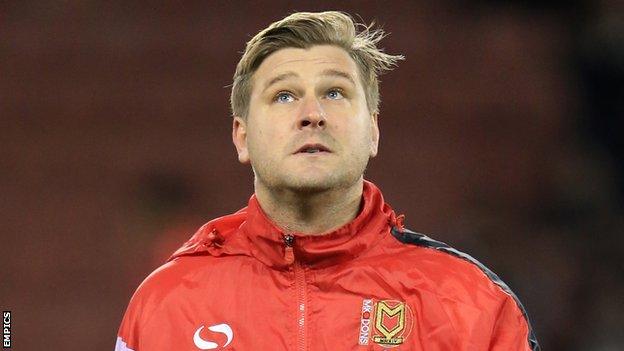 Karl Robinson