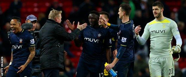 Southampton celebrate at Old Trafford