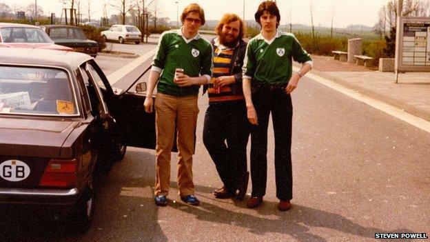 Steven Powell (centre) with brothers Joe (left) and Maurice (right) Mulcahy