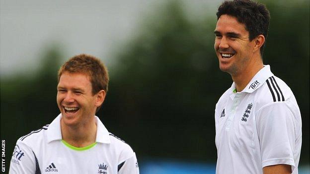 Eoin Morgan (left) and Kevin Pietersen