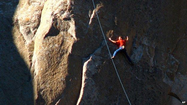 Tommy Caldwell climbs Pitch 15