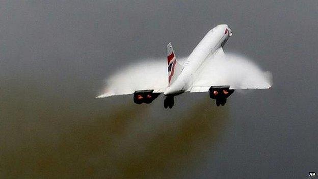 Concorde taking off