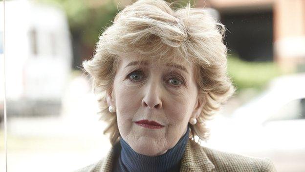 Patricia Hodge in Miranda