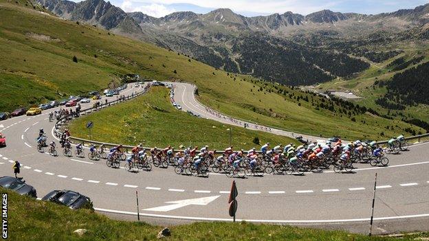 Riders on stage eight of the 2009 Tour de France