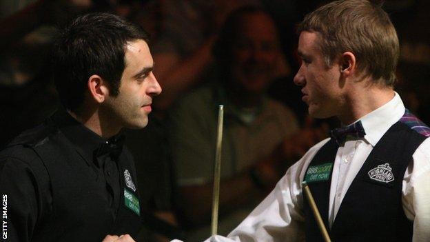 Stephen Hendry (right) and Ronnie O'Sullivan