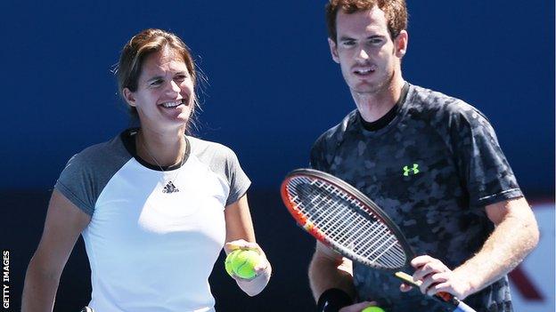 Amelie Mauresmo and Andy Murray during training in Australia