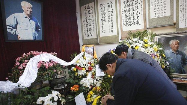 Mourners at Zhao Ziyang's home