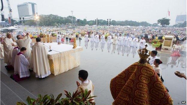 Pope Francis celebrates a Mass at Rizal Park