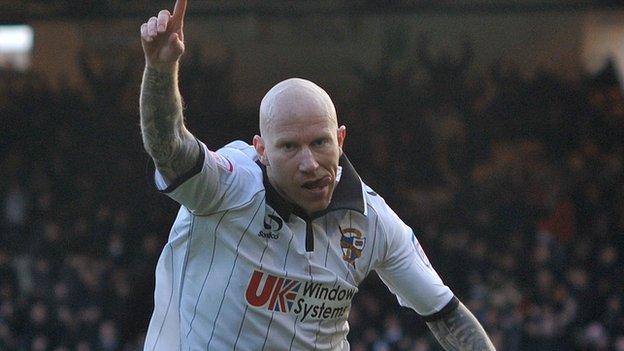 Lee Hughes